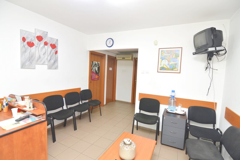 Drumul Taberei, Piata Moghioros