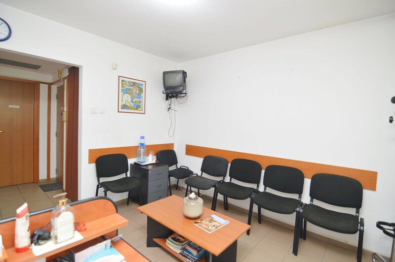 Drumul Taberei, Piata Moghioros